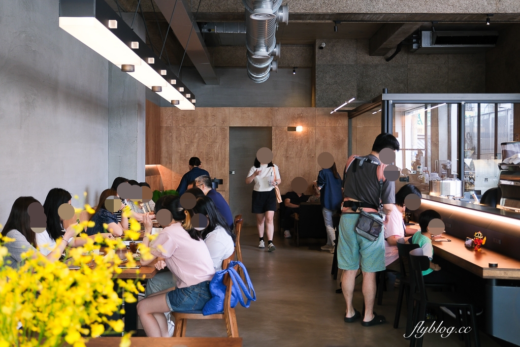 彰化北斗｜與咖啡 And. Coffee Roastery．搬了家空間更提升，甜點更有水準 @飛天璇的口袋