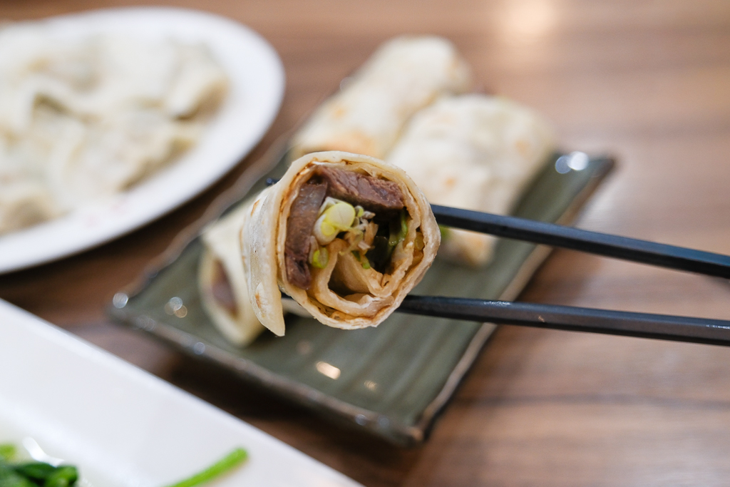 台中北區｜利居家鄉小吃．北平路30年老字號，必點木須炒麵和小菜 @飛天璇的口袋