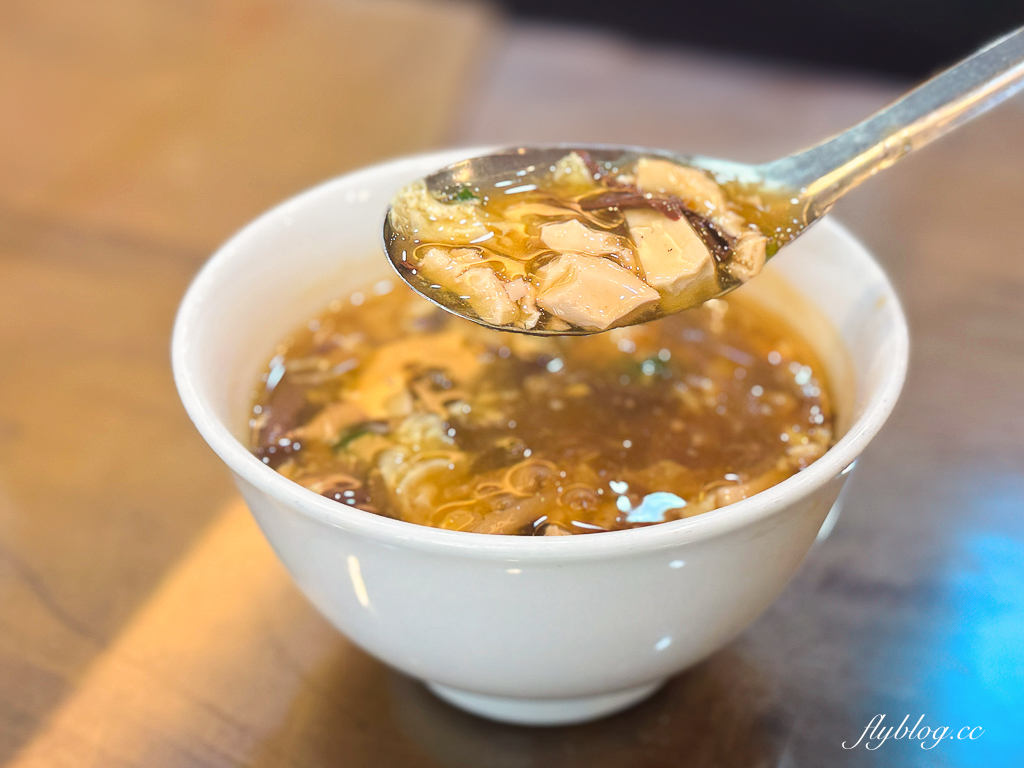 台中北區｜利居家鄉小吃．北平路30年老字號，必點北方麵食和小菜 @飛天璇的口袋