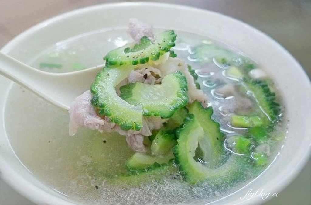 台中東區｜樂業路越南小吃．裴記員工出來開的店，餐點更棒環境更好 @飛天璇的口袋
