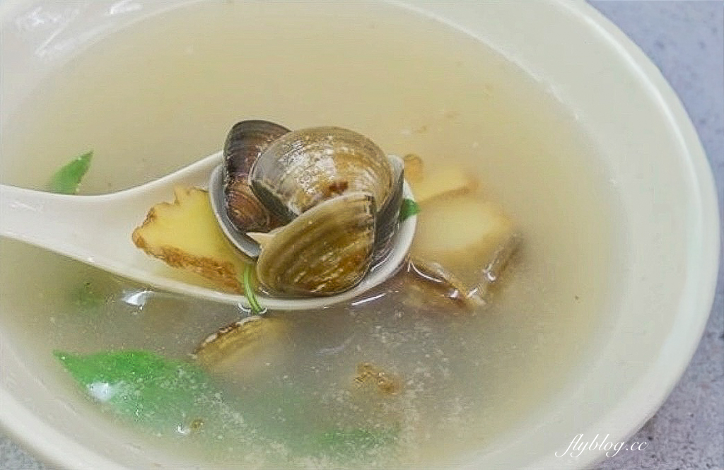 台中東區｜樂業路越南小吃．裴記員工出來開的店，餐點更棒環境更好 @飛天璇的口袋