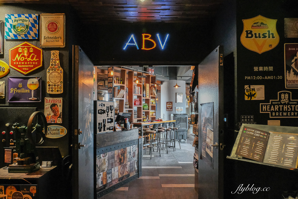 新北板橋｜ABV閣樓餐酒館 板橋府中店．如何挑選精釀啤酒？新手第一次點單不踩雷 @飛天璇的口袋