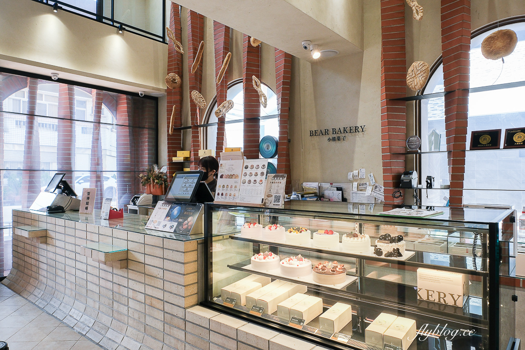 彰化北斗｜小熊菓子．北斗創始店搬家了，新店限定星焰泡芙，香菜口味小圓餅 @飛天璇的口袋