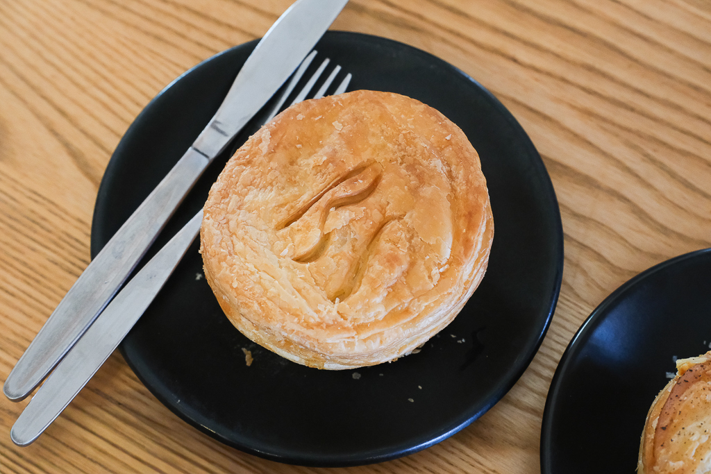 紐西蘭南島｜Fairlie Bakehouse．網路推薦南島最好吃的鹹派，必點鮭魚和羊肉口味 @飛天璇的口袋