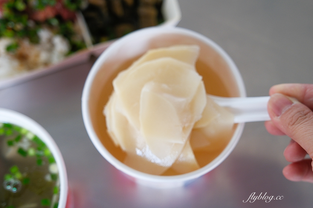 台中北區｜金源興爌肉飯．好吃的炒麵和排骨飯，必加自製韭菜辣椒醬 @飛天璇的口袋