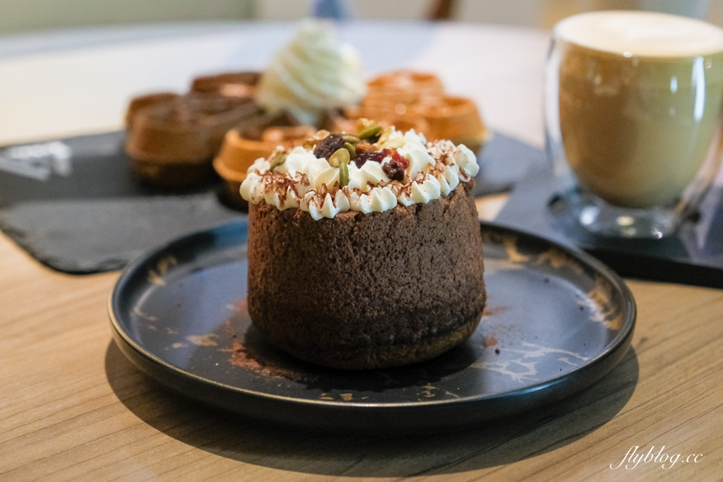 台中南屯｜鴨片館．台中超人氣烤鴨專賣店，捷運豐樂公園站步行2分鐘 @飛天璇的口袋