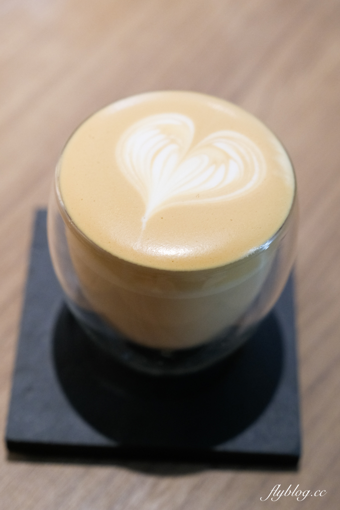 台北中山|4MANO CAFFÉ X classic.晶華酒店甜點,必點麻糬鬆餅 @飛天璇的口袋 台北中山|4MANO CAFFÉ X classic.晶華酒店甜點,必點麻糬鬆餅 @飛天璇的口袋