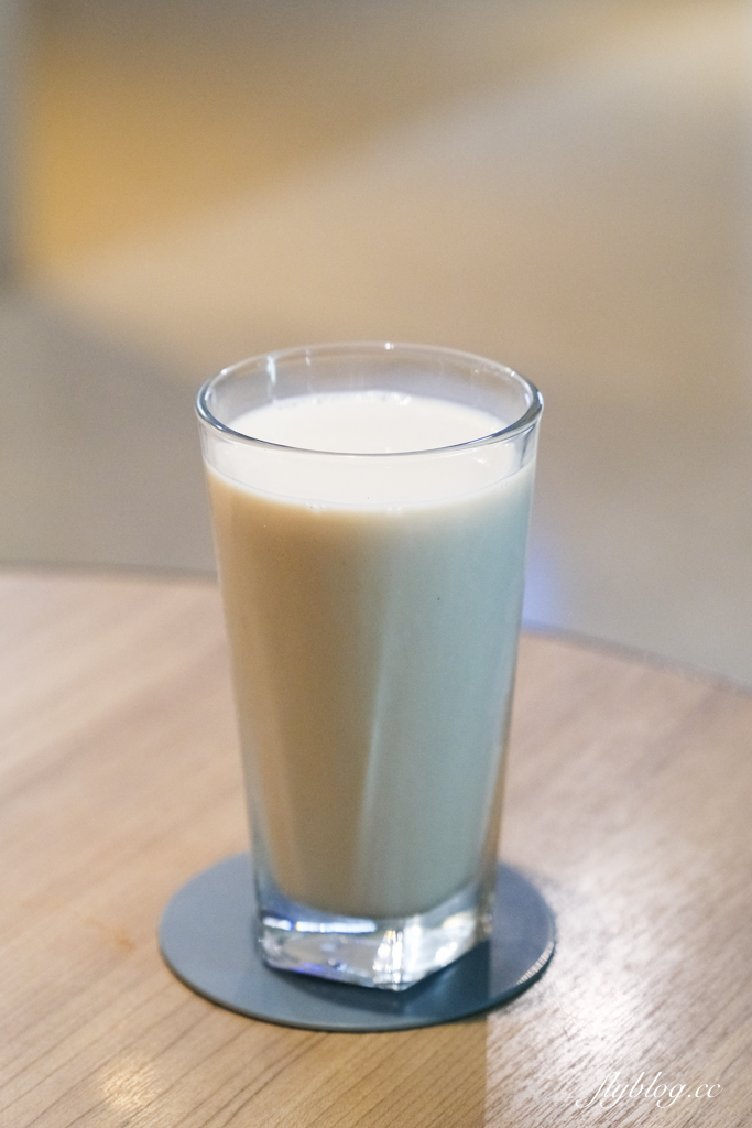 台北中山|4MANO CAFFÉ X classic.晶華酒店甜點,必點麻糬鬆餅 @飛天璇的口袋 台北中山|4MANO CAFFÉ X classic.晶華酒店甜點,必點麻糬鬆餅 @飛天璇的口袋