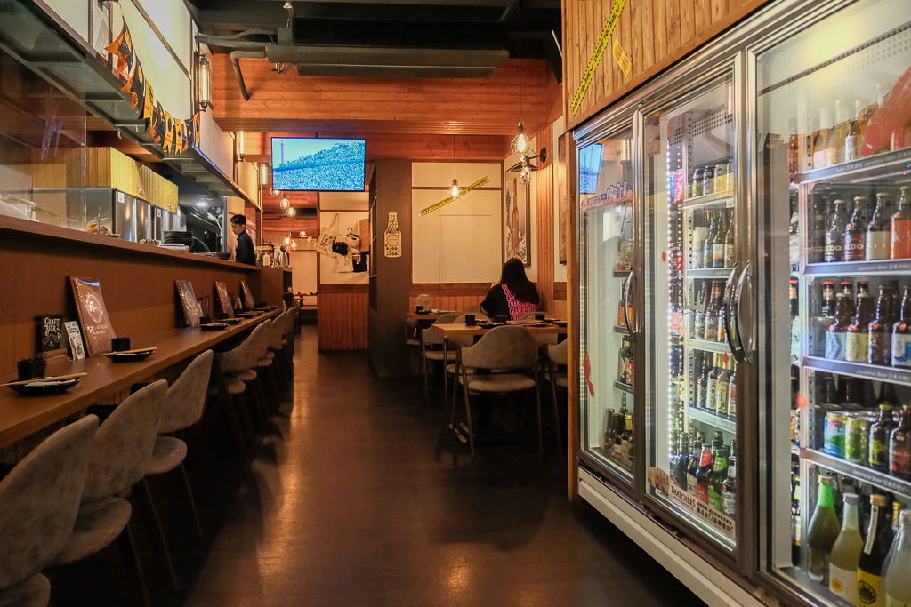 新北林口｜ABV日式居酒館．全台唯一日本稻草燒，超過300種全球精釀啤酒 @飛天璇的口袋