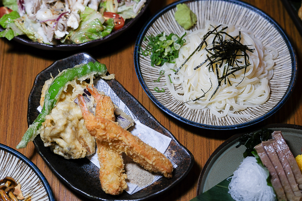 新北林口｜ABV日式居酒館．全台唯一日本稻草燒，超過300種全球精釀啤酒 @飛天璇的口袋