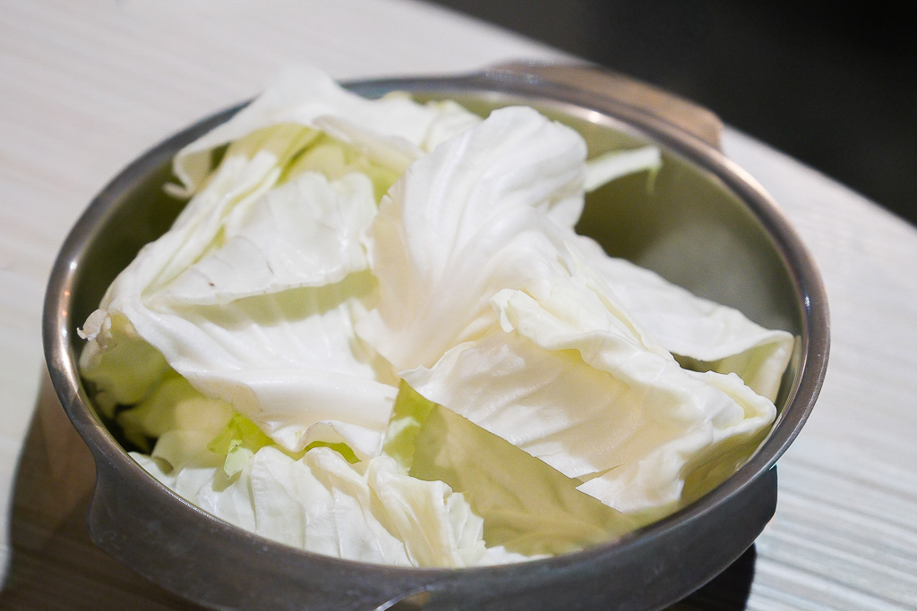 台中北屯｜食藝石頭火鍋 水湳店．傳統現炒火鍋，濃濃的懷舊風 @飛天璇的口袋