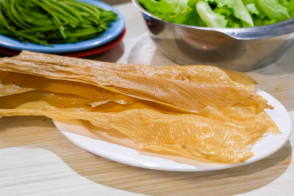 台中北屯｜食藝石頭火鍋 水湳店．傳統現炒火鍋，濃濃的懷舊風 @飛天璇的口袋