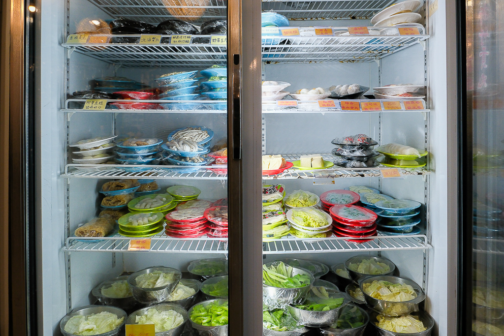 台中北屯｜食藝石頭火鍋 水湳店．傳統現炒火鍋，濃濃的懷舊風 @飛天璇的口袋