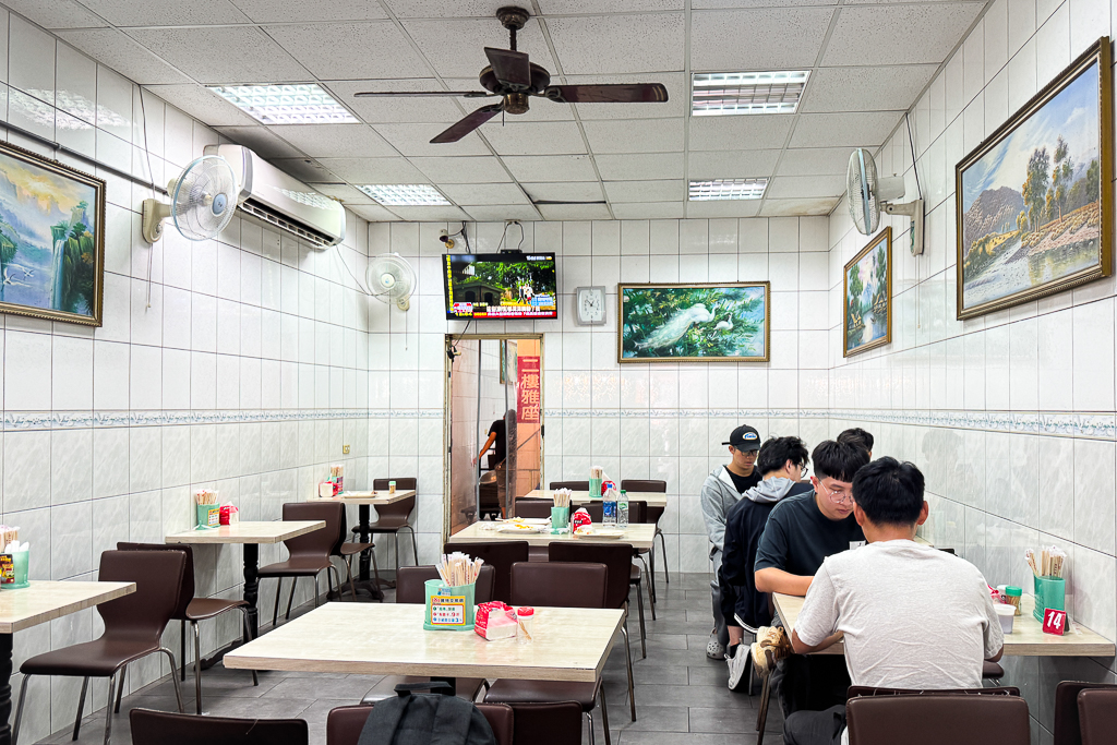 台中西屯|香港鴻利燒臘快餐.逢甲商圈人氣便當,份量多價格實在 @飛天璇的口袋 台中西屯|香港鴻利燒臘快餐.逢甲商圈人氣便當,份量多價格實在 @飛天璇的口袋
