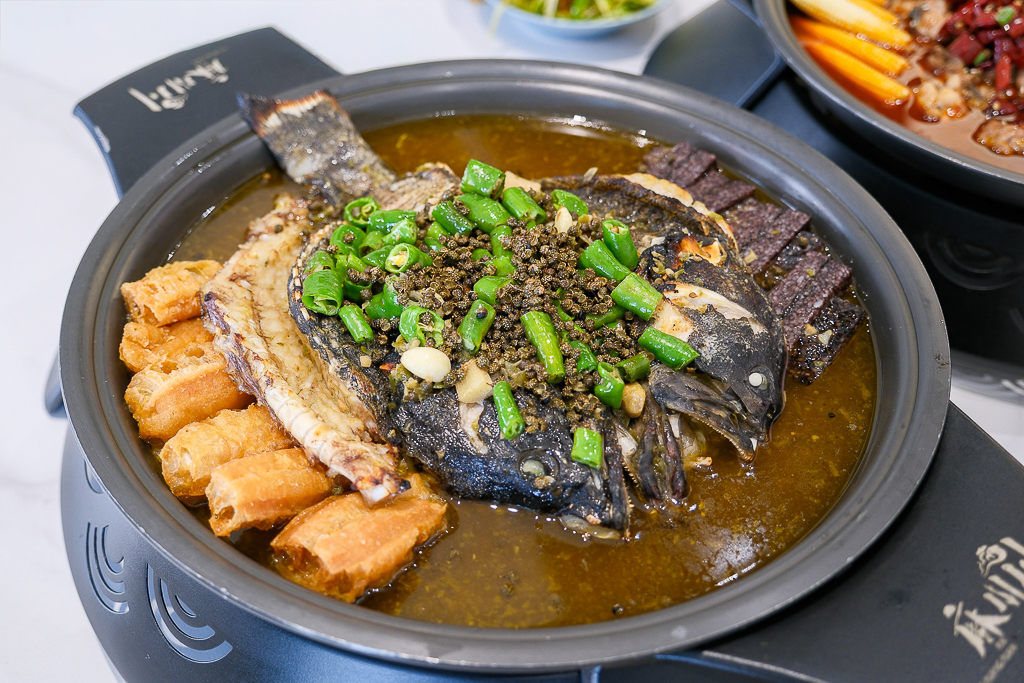 台中北區｜麻川川青花椒烤魚．100%正宗重慶風味，活魚現撈現煮香又辣 @飛天璇的口袋