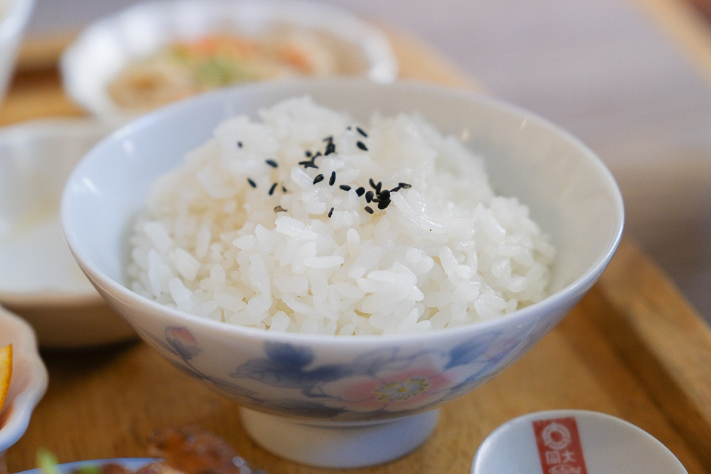 台中北區｜明賢行．用心手作定食套餐，甜點推薦一定要點 @飛天璇的口袋