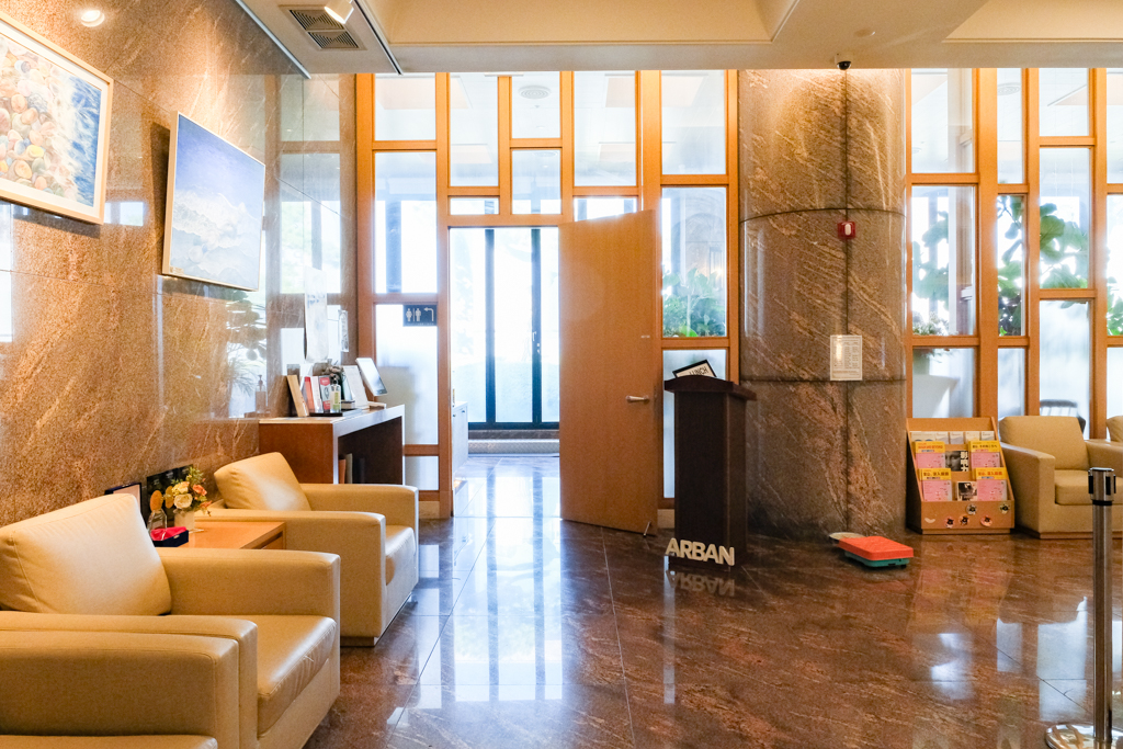 韓國釜山｜阿班飯店 Arban Hotel．西面商圈鬧區飯店，一晚只要1000多元台幣，走路就到CS25和7-11 @飛天璇的口袋