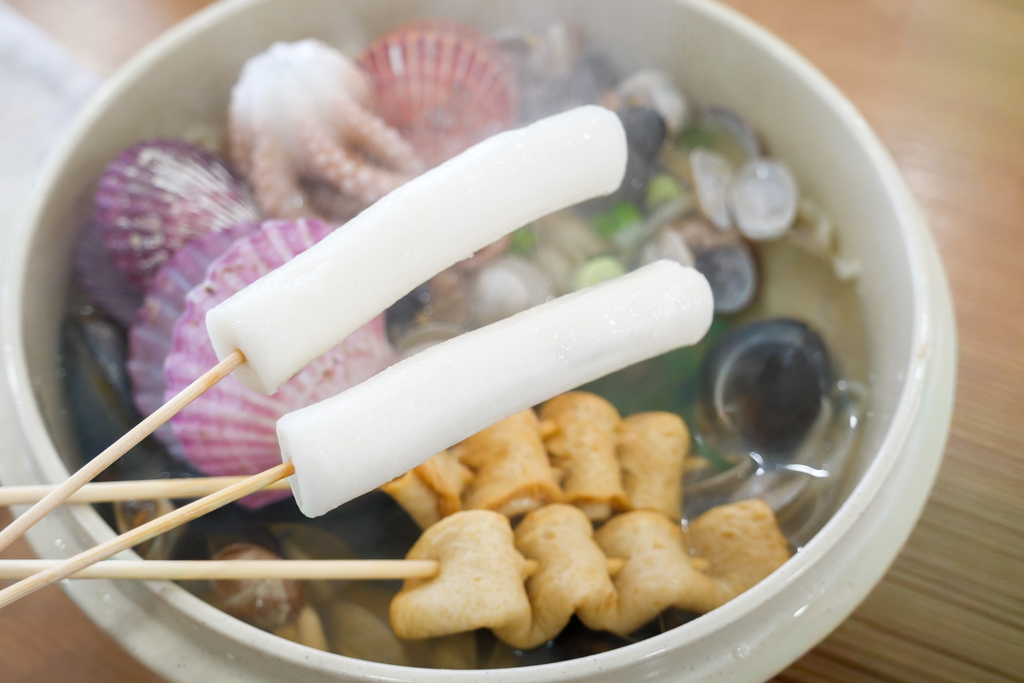 韓國釜山｜海雲台31cm海鮮刀削麵松亭總店．海雲台必吃美食，滿滿一鍋海鮮超過癮 @飛天璇的口袋