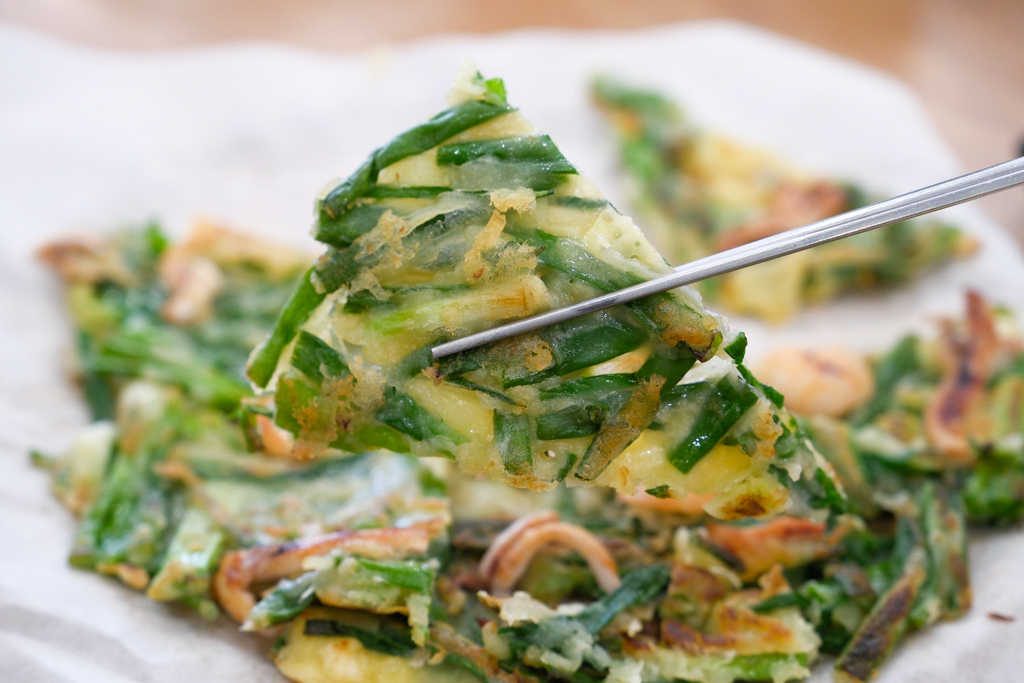 韓國釜山｜海雲台31cm海鮮刀削麵松亭總店．海雲台必吃美食，滿滿一鍋海鮮超過癮 @飛天璇的口袋