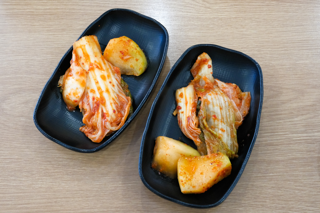 韓國釜山｜海雲台31cm海鮮刀削麵松亭總店．海雲台必吃美食，滿滿一鍋海鮮超過癮 @飛天璇的口袋