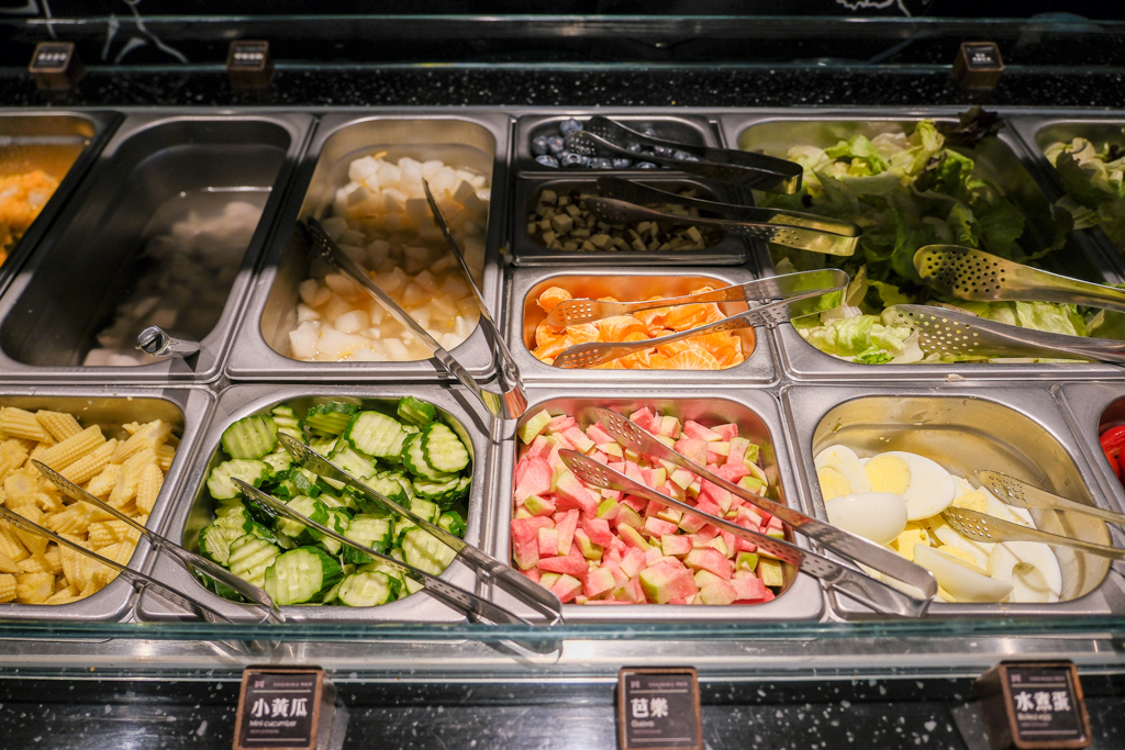 台中西屯｜燒肉MEN朝富店．個人套餐499起自助吧無限續，溫室水耕生菜和Haagen-Dazs冰淇淋 @飛天璇的口袋