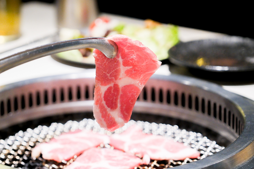 台中西屯｜燒肉MEN朝富店．個人套餐499起自助吧無限續，溫室水耕生菜和Haagen-Dazs冰淇淋 @飛天璇的口袋