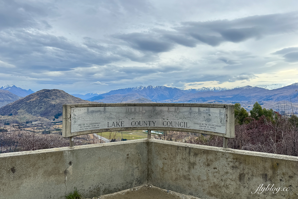 紐西蘭南島｜Crown Range Road Scenic Lookout．皇冠山脈公路必拍景點，瓦納卡到皇后鎮的絕美公路 @飛天璇的口袋
