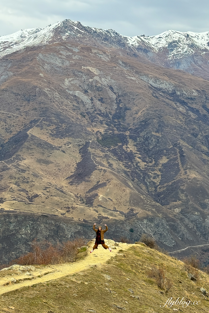 紐西蘭南島｜Crown Range Road Scenic Lookout．皇冠山脈公路必拍景點，瓦納卡到皇后鎮的絕美公路 @飛天璇的口袋