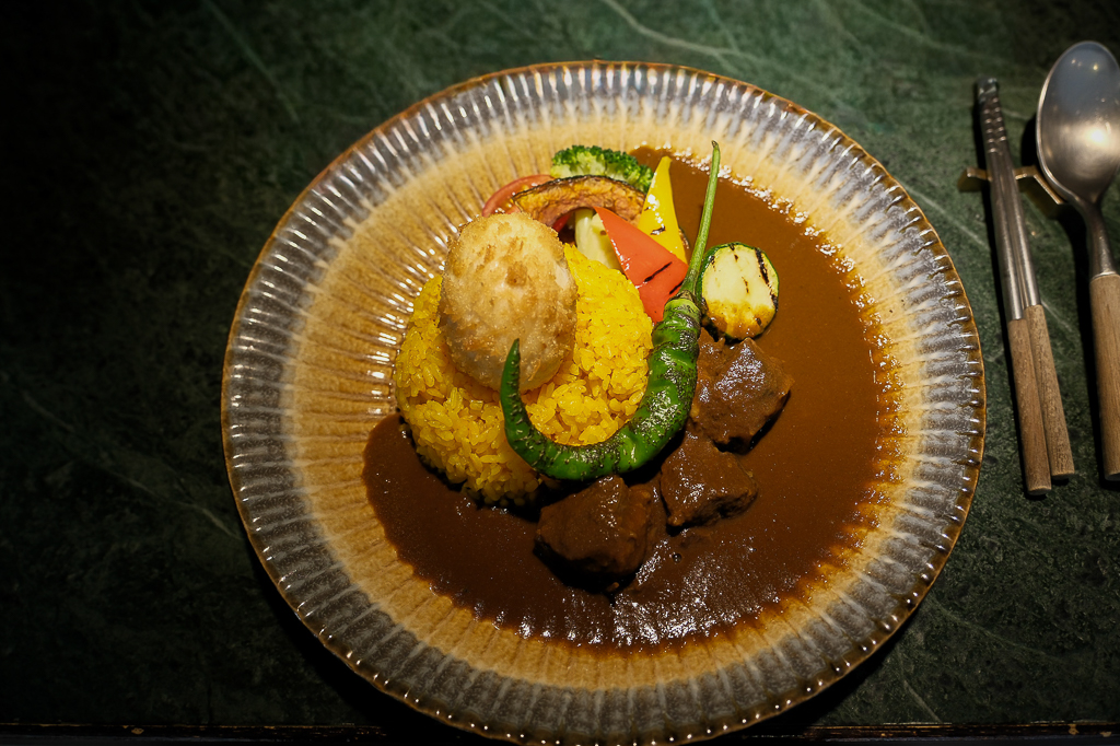 台中西區｜壱絕咖哩．模範街質感級咖哩店，台中少見的乾咖哩 @飛天璇的口袋