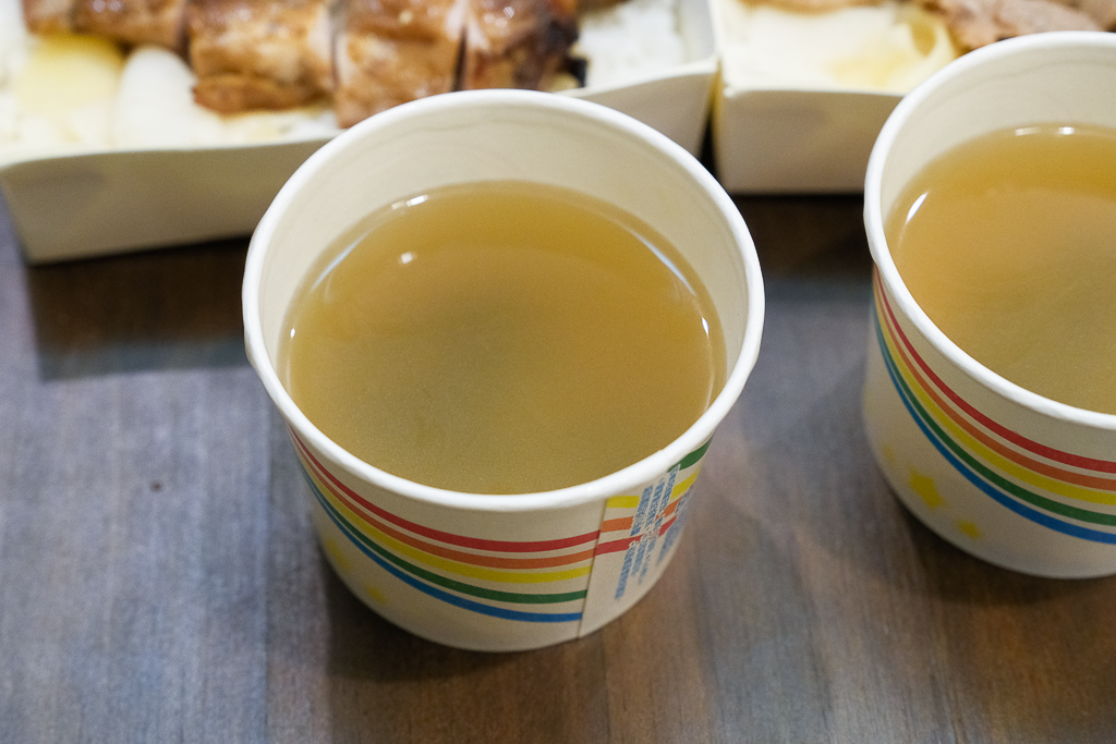 台中南屯｜津石家便當專賣．台中文青風便當店，11種主食可以選擇 @飛天璇的口袋