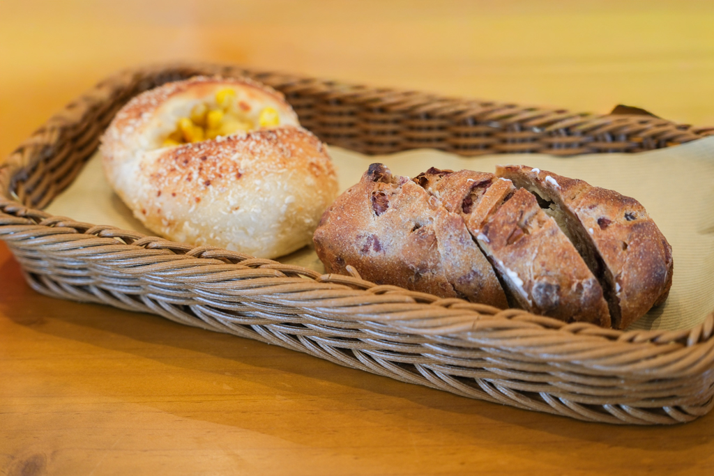 日本北海道｜Ferme La Terre Biei．美瑛農場裡的甜點咖啡，坐擁整片山丘療闊美景 @飛天璇的口袋