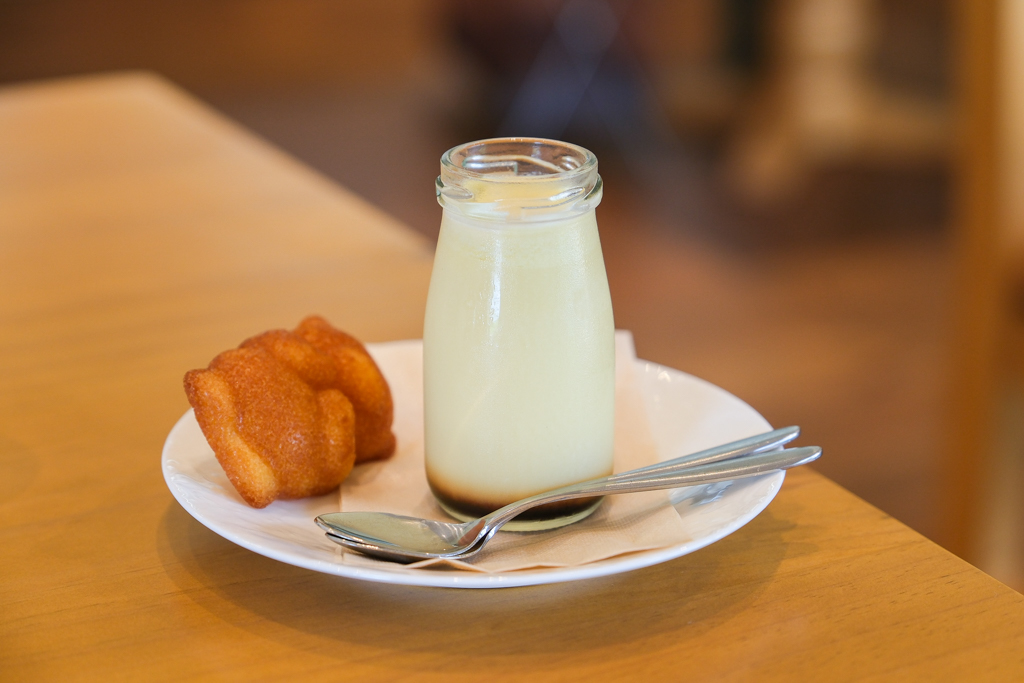 日本北海道｜Ferme La Terre Biei．美瑛農場裡的甜點咖啡，坐擁整片山丘療闊美景 @飛天璇的口袋