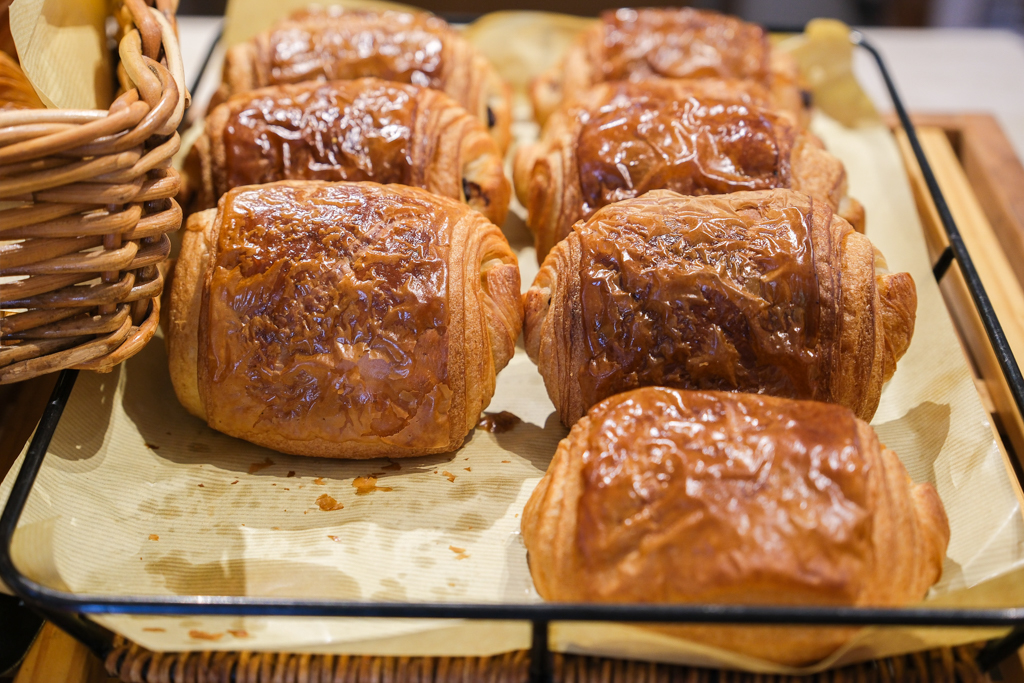日本北海道｜Ferme La Terre Biei．美瑛農場裡的甜點咖啡，坐擁整片山丘療闊美景 @飛天璇的口袋