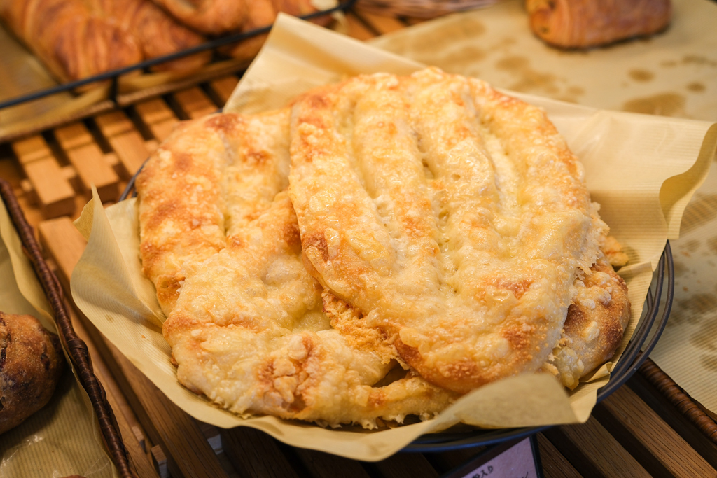 日本北海道｜Ferme La Terre Biei．美瑛農場裡的甜點咖啡，坐擁整片山丘療闊美景 @飛天璇的口袋