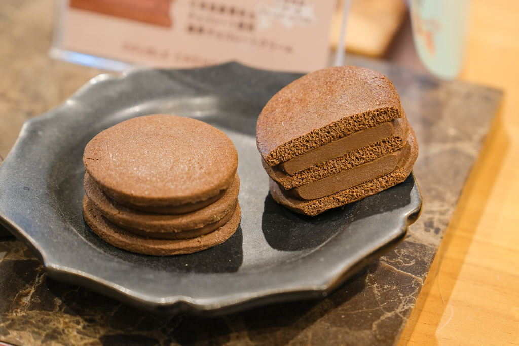 日本北海道｜Ferme La Terre Biei．美瑛農場裡的甜點咖啡，坐擁整片山丘療闊美景 @飛天璇的口袋