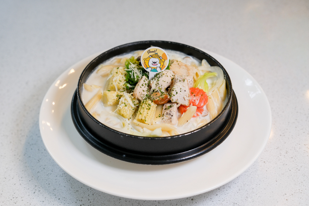 台中北屯｜NU PASTA．與鮮乳坊跨界合作，攜手推出6款莊園級鮮乳義式湯麵系列 @飛天璇的口袋