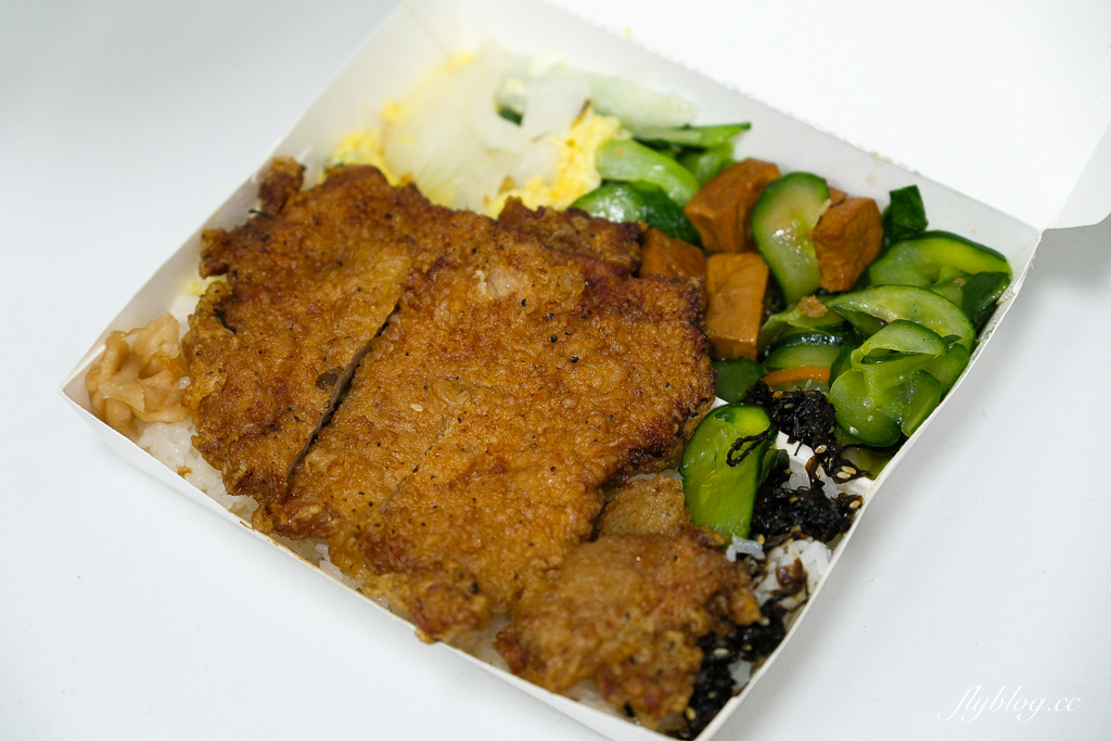 台中北區｜石蜜園．中國醫藥學排隊便當店，我們整整等了50分鐘 @飛天璇的口袋