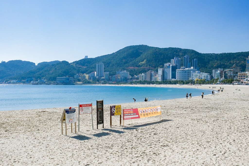 韓國釜山｜松亭海水浴場．釜山純白貝殼灣沙灘，散步到竹島公園松日亭 @飛天璇的口袋