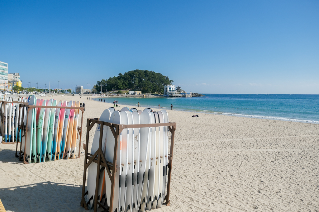 韓國釜山|松亭海水浴場.釜山純白貝殼灣沙灘,散步到竹島公園松日亭 @飛天璇的口袋 韓國釜山|松亭海水浴場.釜山純白貝殼灣沙灘,散步到竹島公園松日亭 @飛天璇的口袋