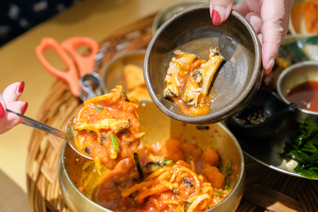 韓國釜山|機張末家鮑魚粥 日光店.超浮誇的海鮮饗宴,釜山鮮美好吃的鮑魚粥 @飛天璇的口袋 韓國釜山|機張末家鮑魚粥 日光店.超浮誇的海鮮饗宴,釜山鮮美好吃的鮑魚粥 @飛天璇的口袋