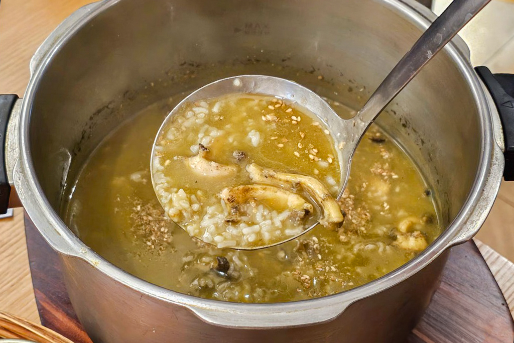 韓國釜山｜機張末家鮑魚粥 日光店．超浮誇的海鮮饗宴，釜山鮮美好吃的鮑魚粥 @飛天璇的口袋