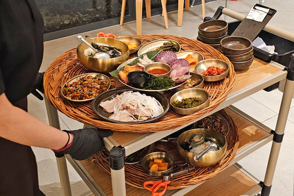 韓國釜山|機張末家鮑魚粥 日光店.超浮誇的海鮮饗宴,釜山鮮美好吃的鮑魚粥 @飛天璇的口袋 韓國釜山|機張末家鮑魚粥 日光店.超浮誇的海鮮饗宴,釜山鮮美好吃的鮑魚粥 @飛天璇的口袋