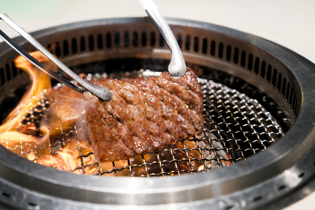 台中西屯｜燒肉MEN朝富店．個人套餐499起自助吧無限續，溫室水耕生菜和Haagen-Dazs冰淇淋 @飛天璇的口袋