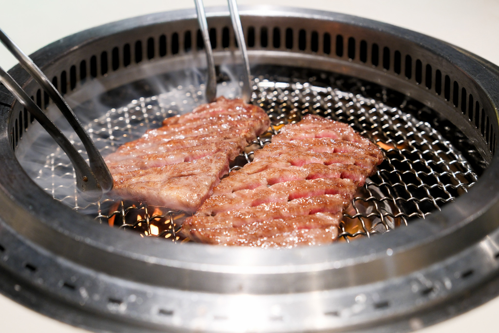 台中西屯｜燒肉MEN朝富店．個人套餐499起自助吧無限續，溫室水耕生菜和Haagen-Dazs冰淇淋 @飛天璇的口袋