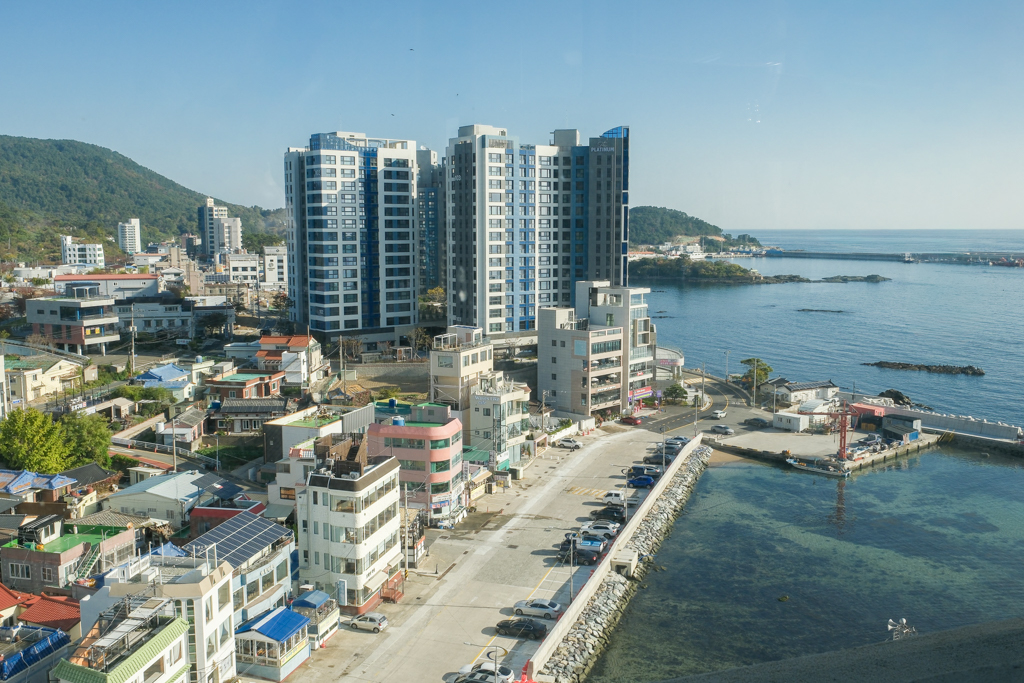 韓國釜山｜最佳路易斯漢米爾頓飯店海洋露台 Best Louis Hamilton Hotel Ocean Terrace．房間就可以看到機張超美海景，早餐還有海帶湯和鮑魚粥 @飛天璇的口袋