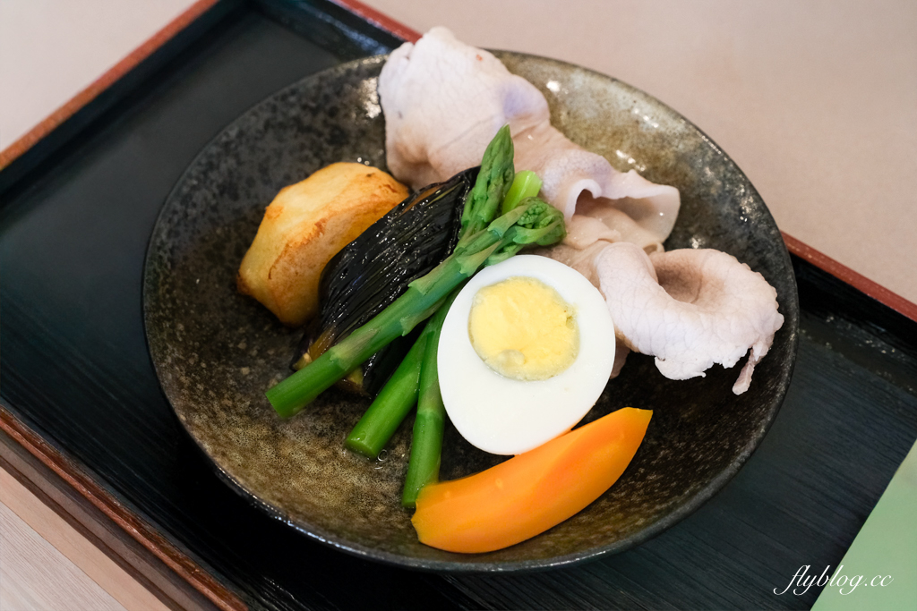 日本北海道｜大丸 だいまる．美瑛人氣炸豬排餐廳，兩個人用餐500台幣有找 @飛天璇的口袋