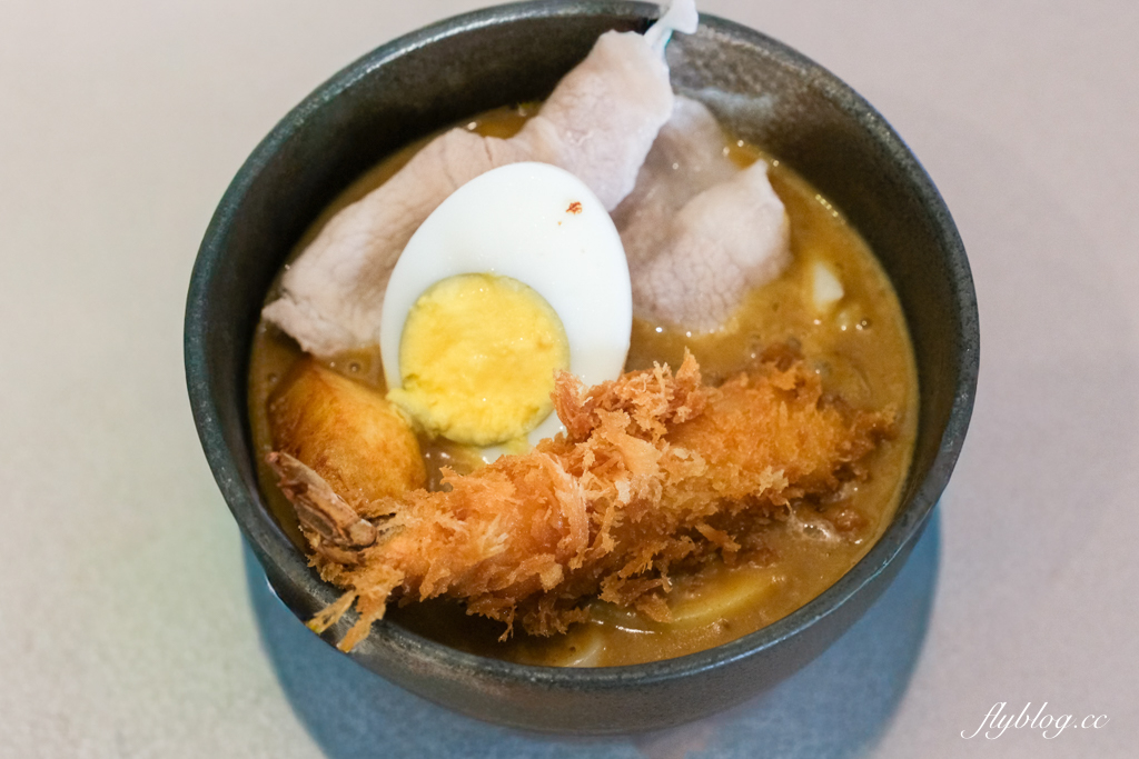 日本北海道｜大丸 だいまる．美瑛人氣炸豬排餐廳，兩個人用餐500台幣有找 @飛天璇的口袋