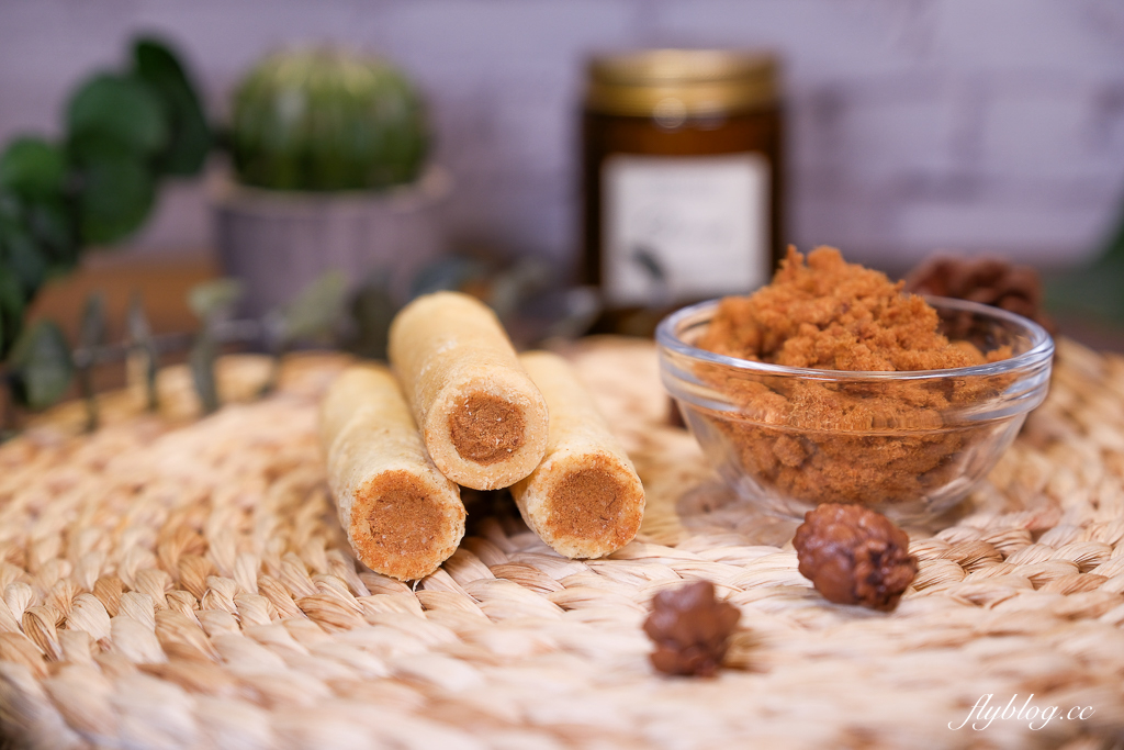 【青鳥旅行】人氣灌餡蛋捲禮盒，台中十大伴手禮金口碑獎，2026新春禮盒上市 @飛天璇的口袋