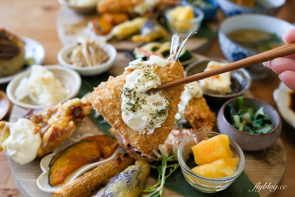 台中西區｜莯莯朝朝小食院．台中日式定食專賣，吃得到日式烤飯糰 @飛天璇的口袋