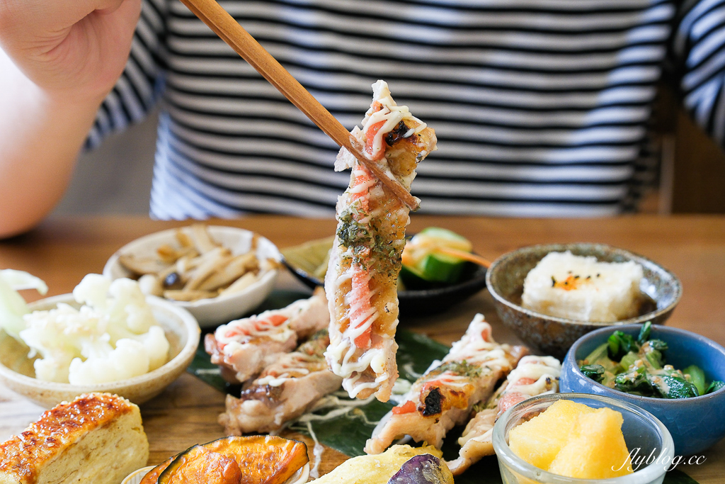 台中西區｜莯莯朝朝小食院．台中日式定食專賣，吃得到日式烤飯糰 @飛天璇的口袋